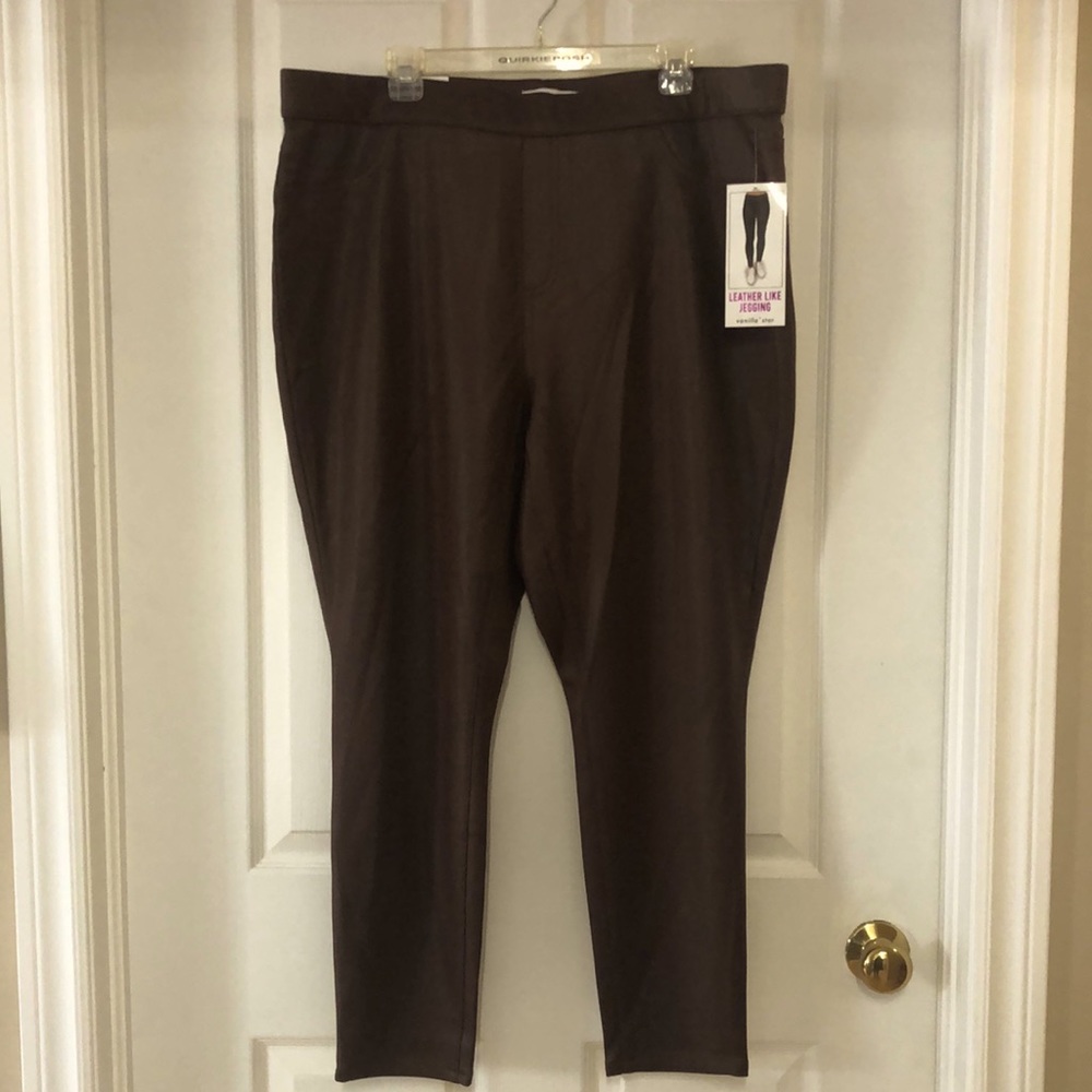 Vanilla Star Leather Like Jagging‘s size 3X New with tags, mint condition 10/10